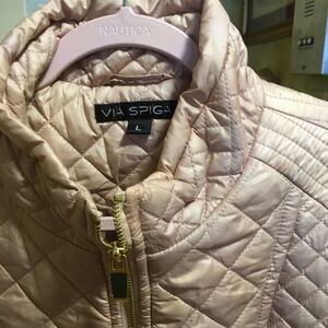 Women Via Spiga knee length lightweight coat.